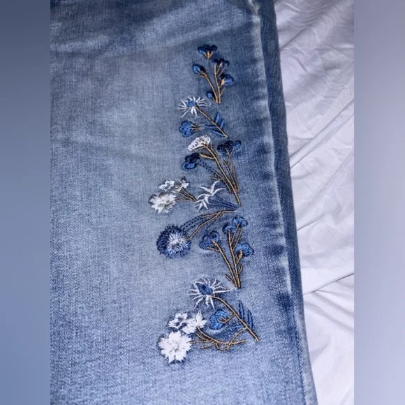 Women’s Light Blue Embroidered Boyfriend Jeans - Floral Detail - Picture 4 of 5
